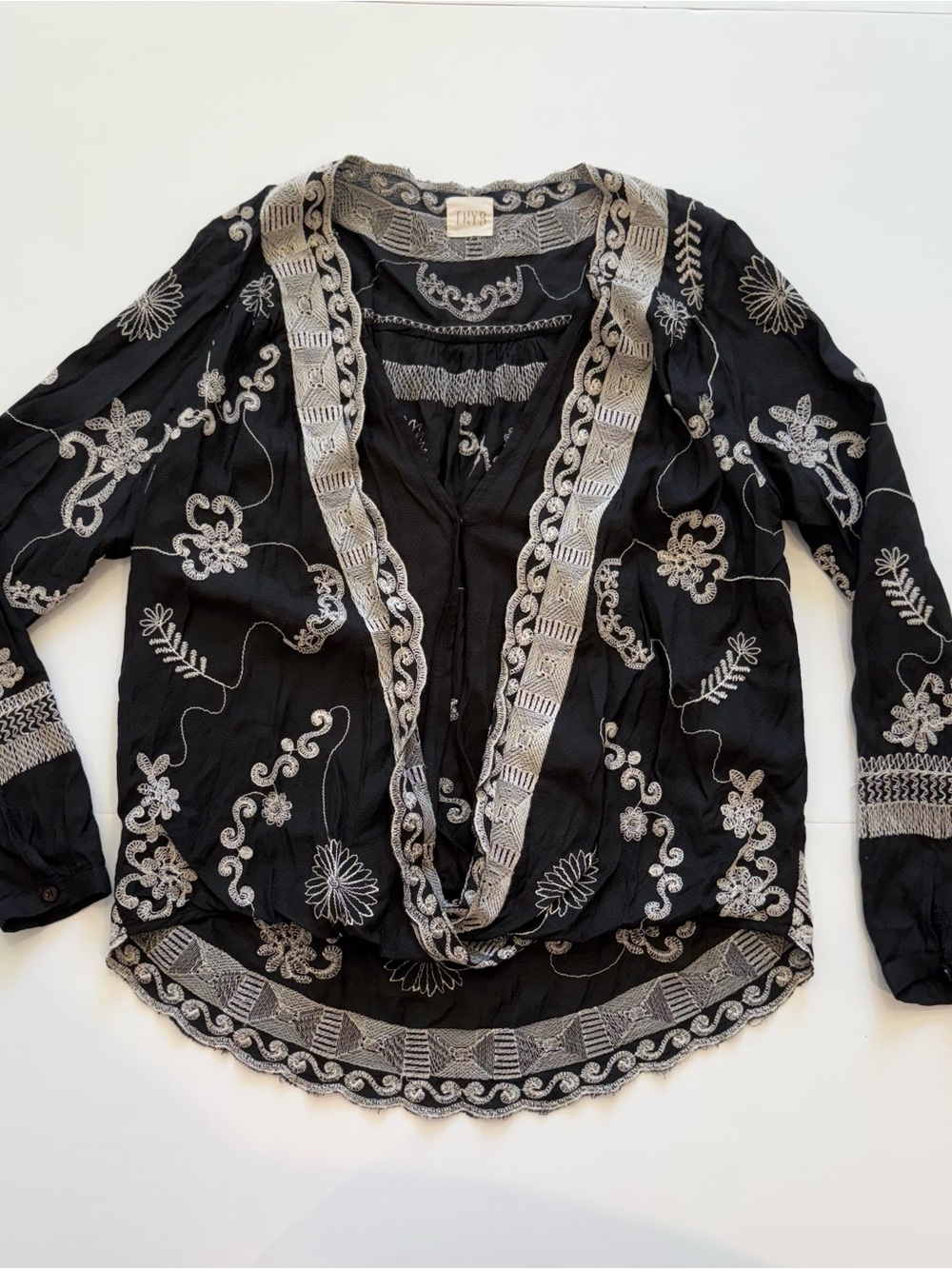 Embroidered Black Long-Sleeve Women’s Top with White Accents Large
